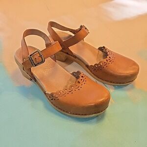Dansko Womens 37 Brown Leather‎ Cutout Clog Sandal Wood Heel Buckle Ankle Strap